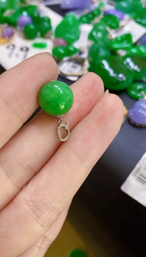 颈饰18K金镶嵌翡翠美*凡珠子