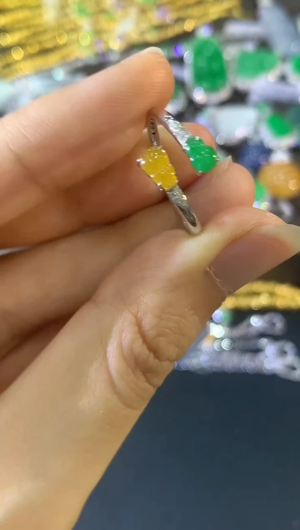 18K金镶嵌戒指翡翠B8