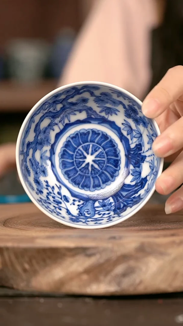 手绘手绘纯手绘高温现代瓷    柴 松竹梅 普洱杯100c