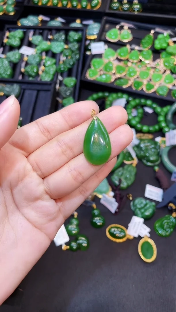 和田玉18K金镶嵌吊坠(赠链) 多样性发一