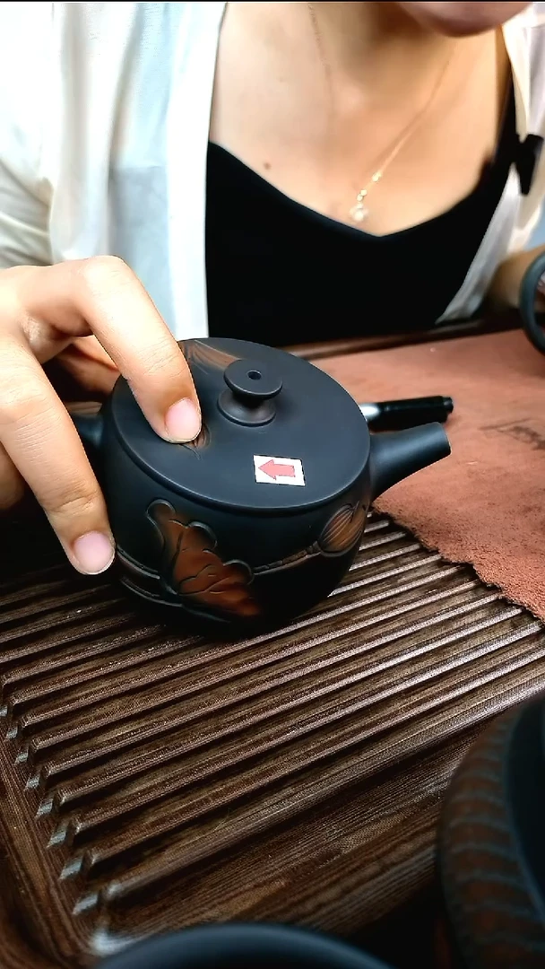 云南建水紫陶-微微瑕福利壶200ml