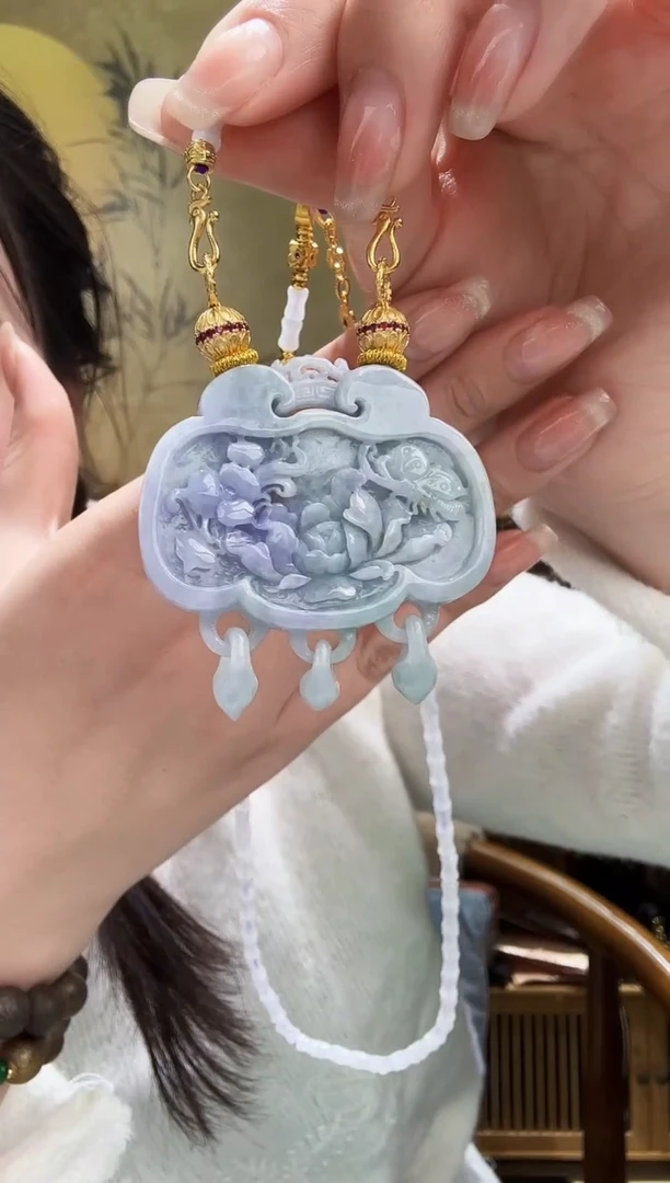 颈饰未镶嵌翡翠吊坠