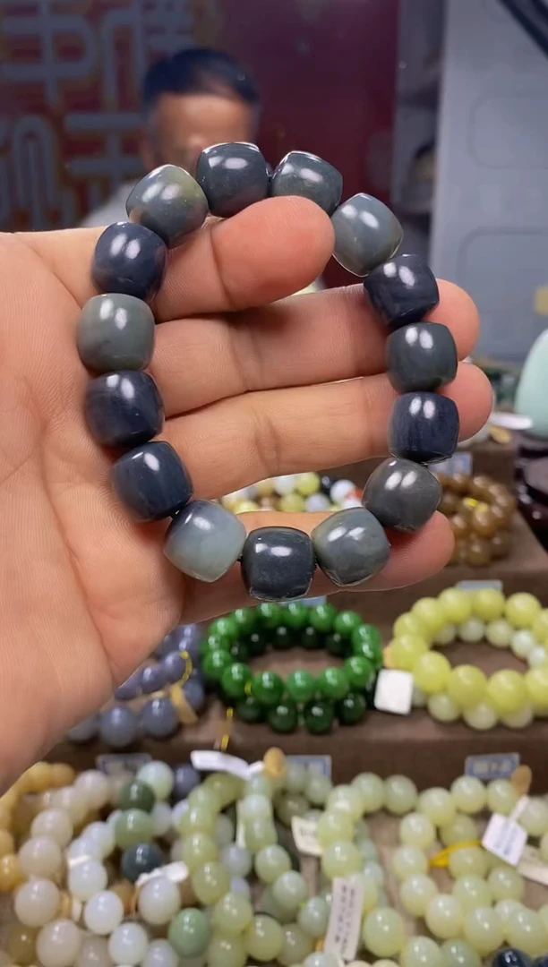 未镶嵌手链和田玉1