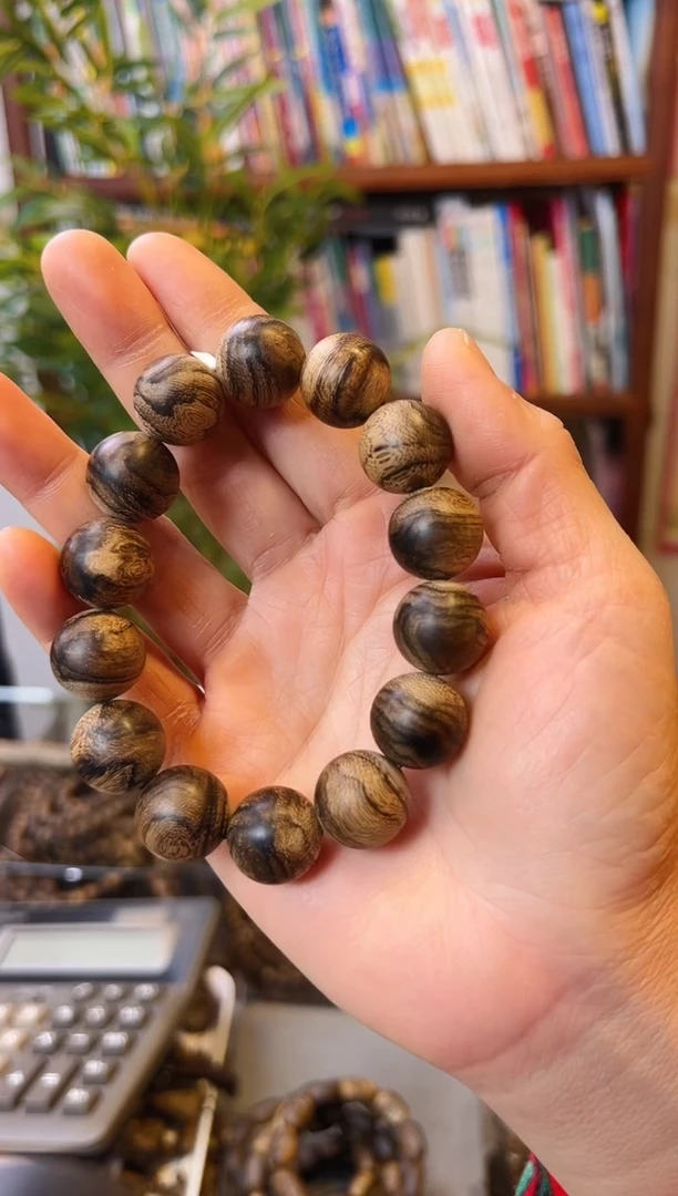 【闪购商品】沉香手串达拉干天然野圆珠单圈