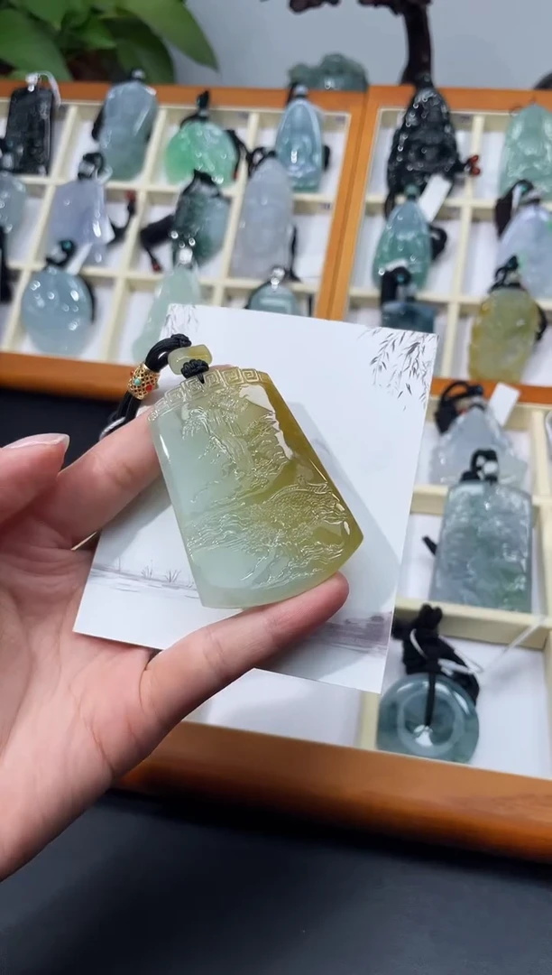颈饰未镶嵌翡翠痞*蔡山水