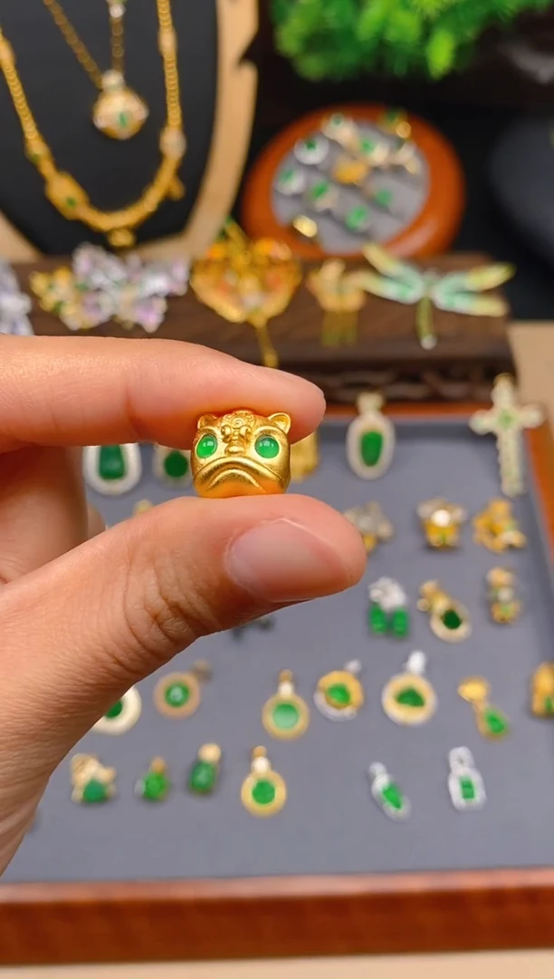 【闪购商品】翡翠吊坠(不含链)银S925镶嵌醒狮