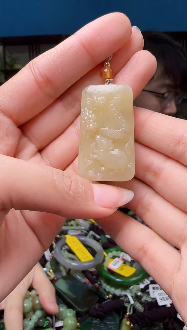 颈饰未镶嵌和田玉1