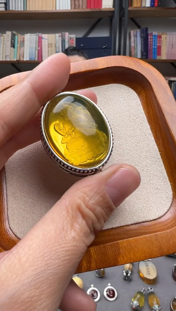【闪购商品】琥珀颈饰未镶嵌四壁观音