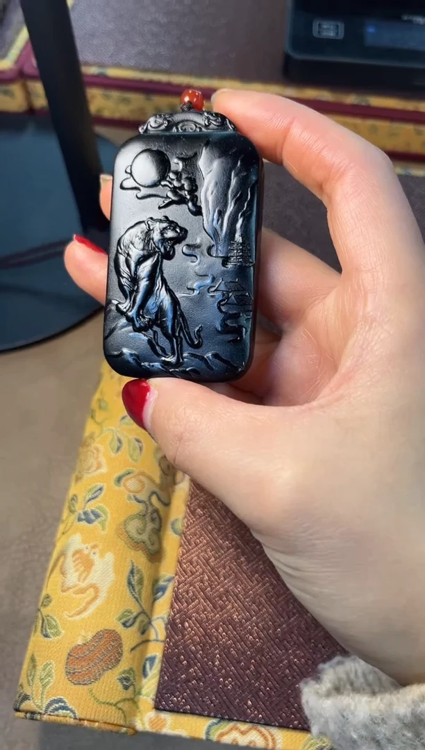 颈饰未镶嵌和田玉和田玉挂件上山虎M027