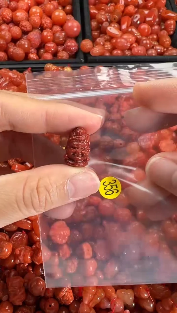 【闪购商品】南红玛瑙颈饰未镶嵌1