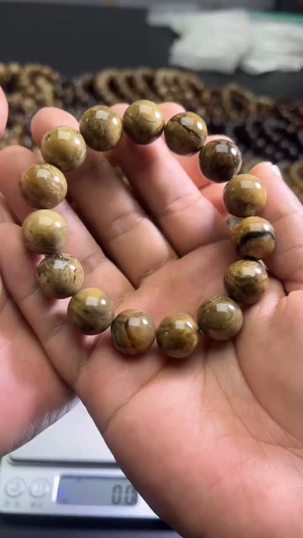 裸石琥珀未镶嵌97