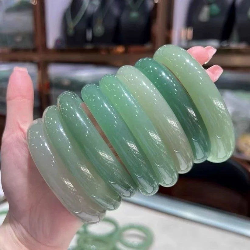 定制天然新疆东陵玉手镯  多样性发货  拍一发一