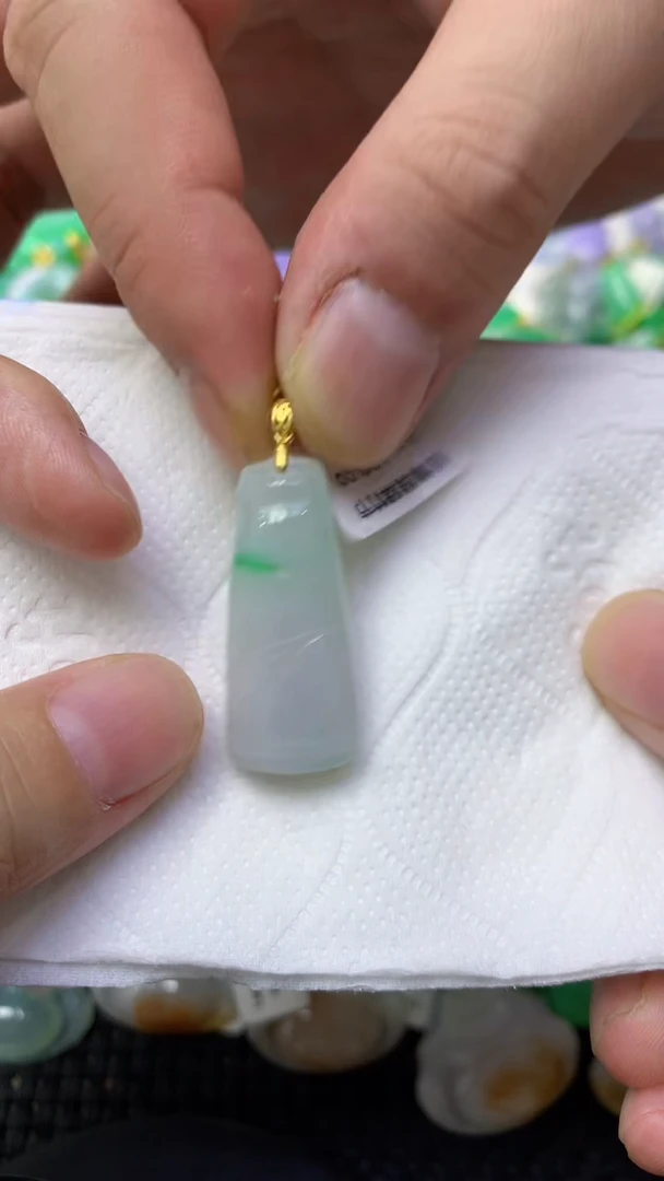 颈饰未镶嵌翡翠天然缅甸翡翠A货