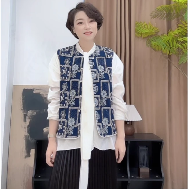 【U.M】田园诗人绣花牛仔蓝马甲