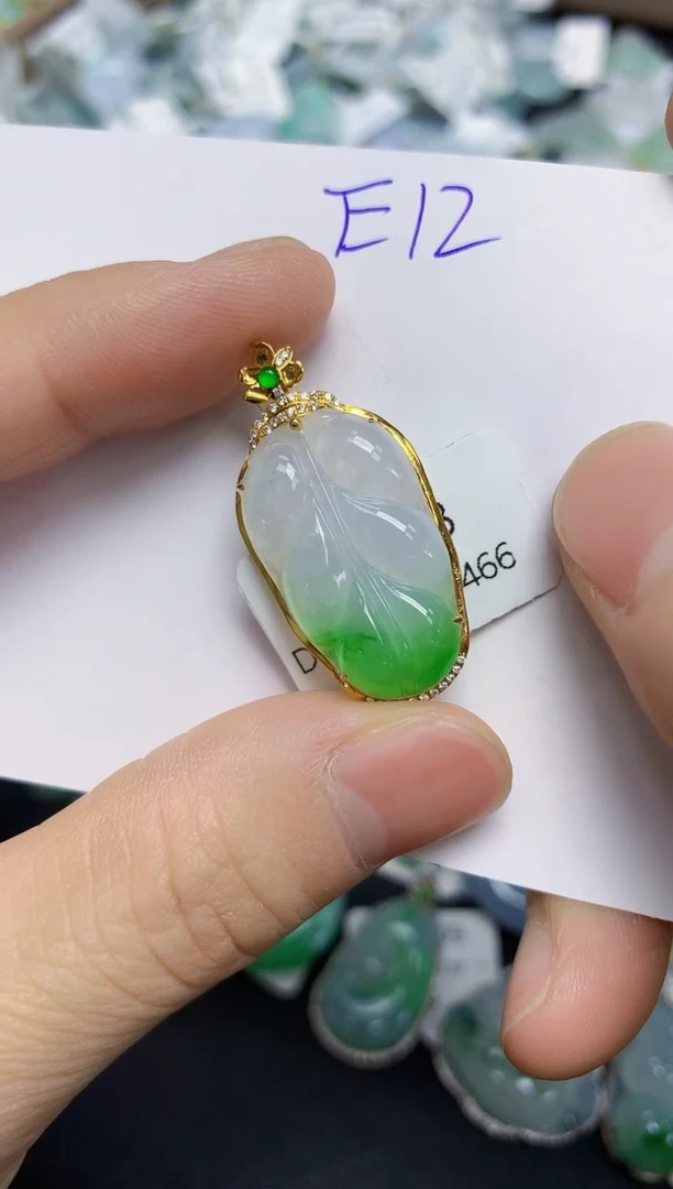 颈饰18K金镶嵌翡翠天然缅甸翡翠A货翡翠百元以上9元证书费自理