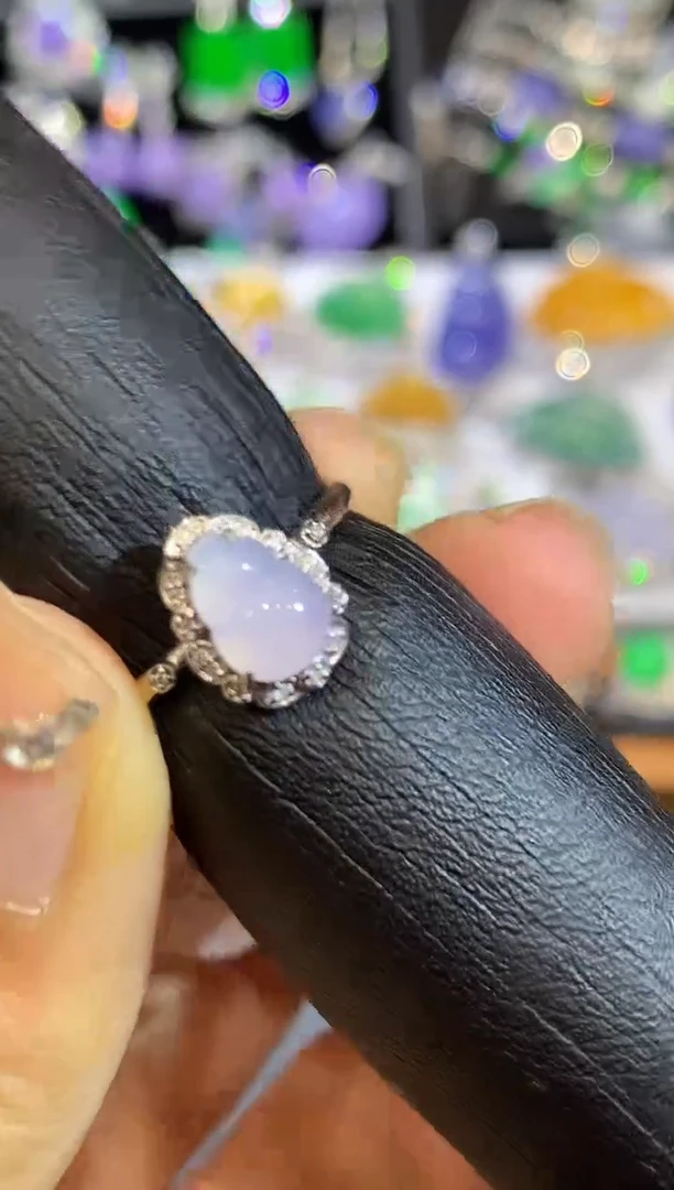 18K金镶嵌戒指翡翠L1700多样性发其一