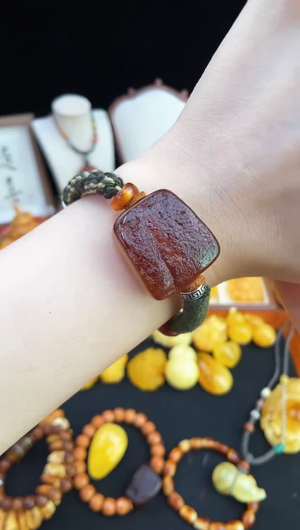 未镶嵌琥珀珠宝奇石柒月