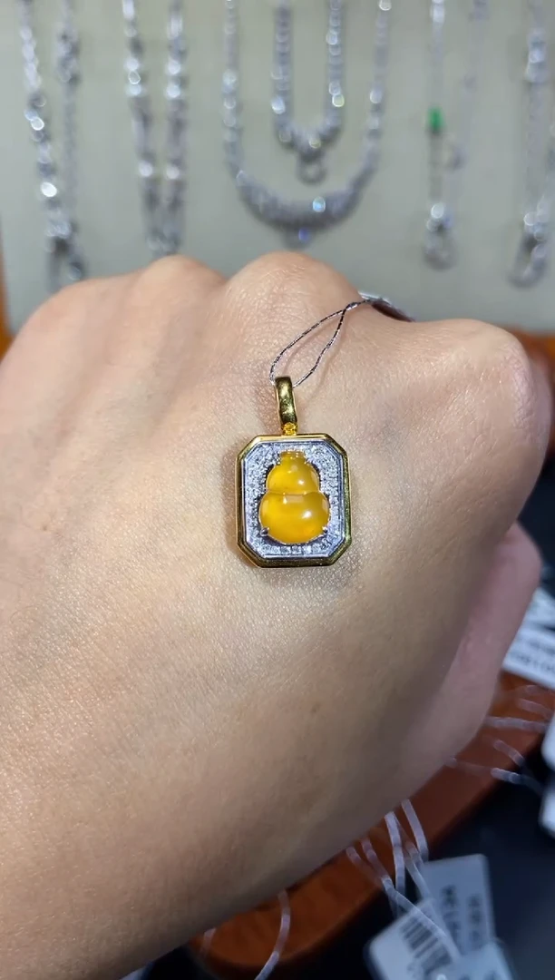 【闪购商品】翡翠颈饰18K金镶嵌吊坠