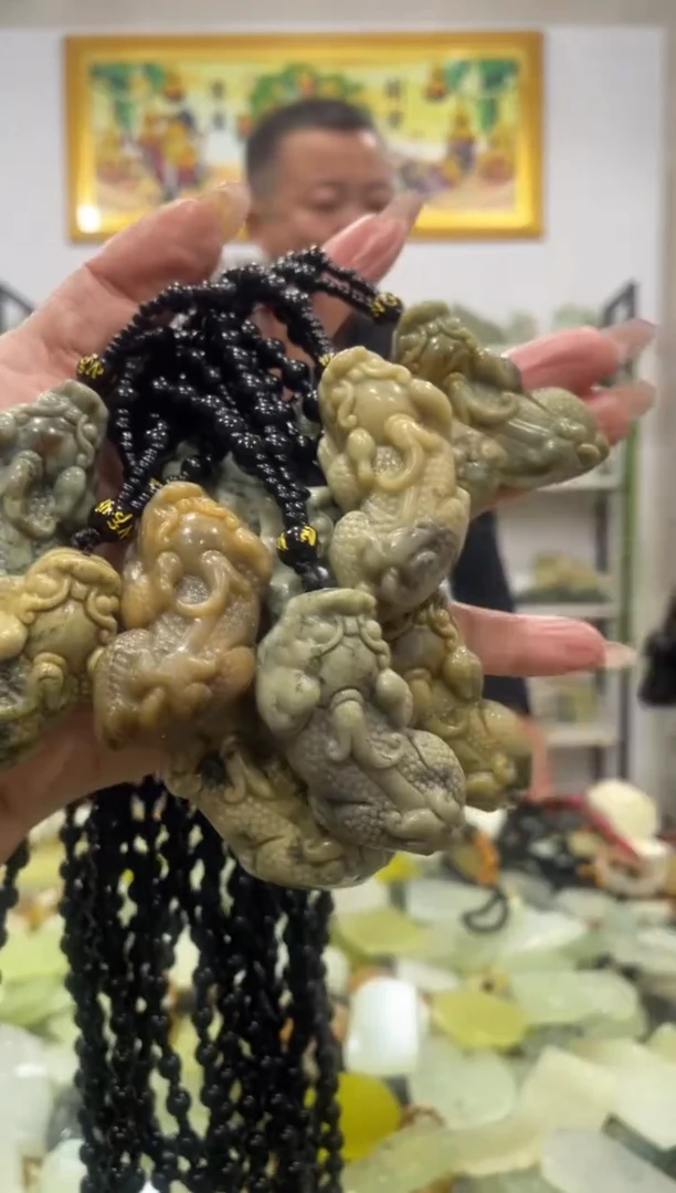 【闪购商品】岫玉吊坠未镶嵌多样性发货其中发一件