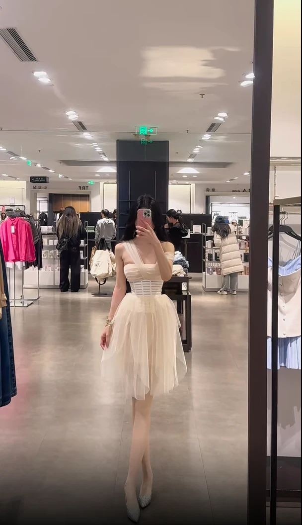 2025夏季新款古希腊风束腰斜肩连衣裙女高级感时尚蓬蓬小礼服短裙