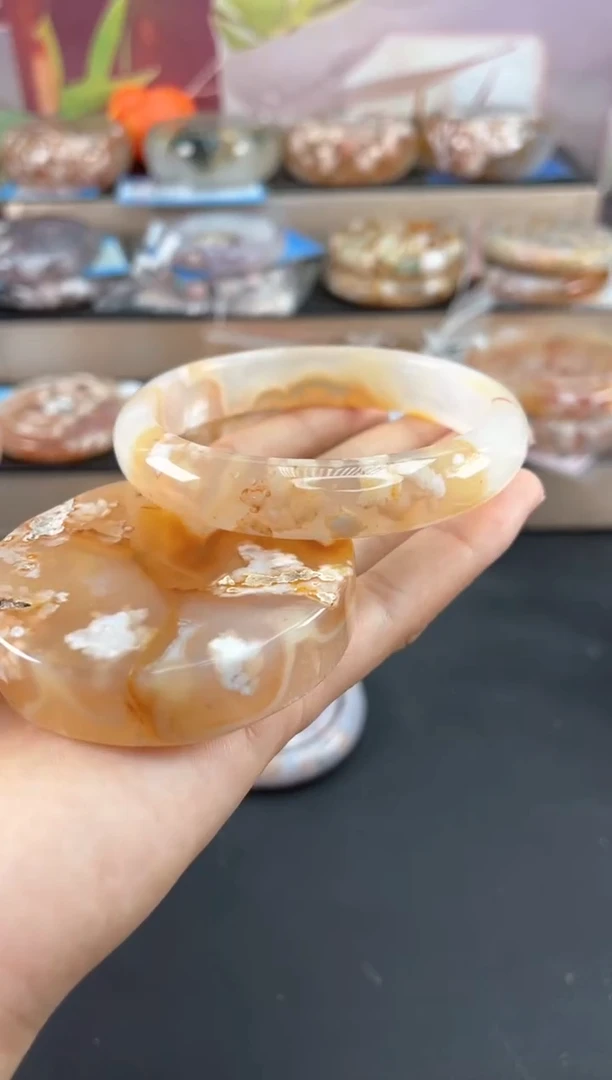 未镶嵌手镯石英质玉62