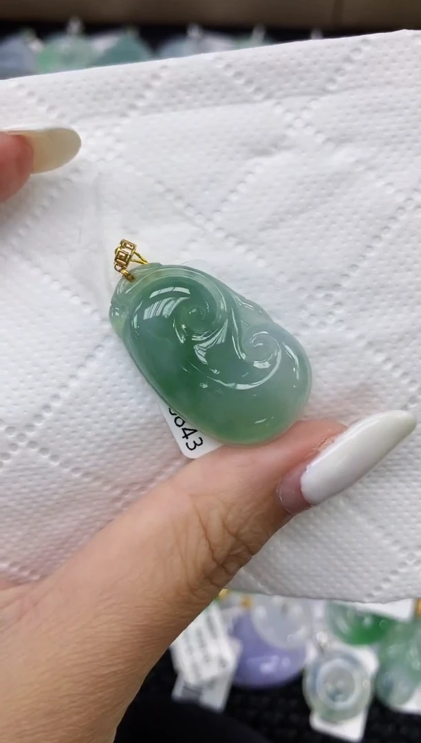 颈饰18K金镶嵌翡翠11111111111
