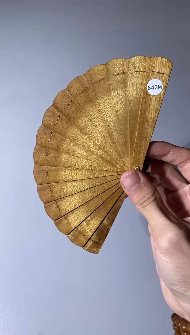 【闪购商品】金丝楠木雕642号10cm金丝楠木小叶桢楠掌中扇