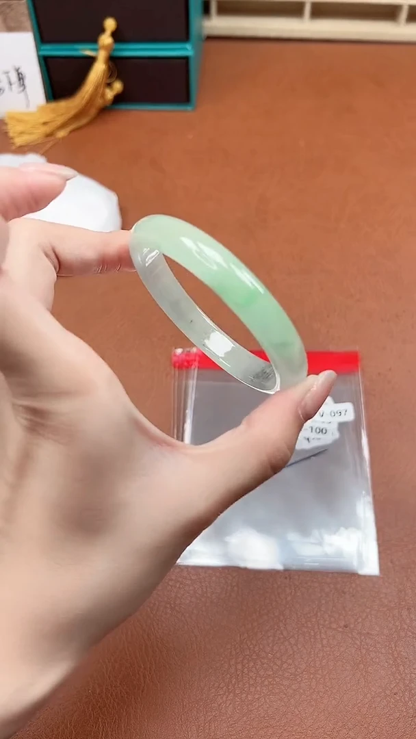 缅风精品手镯礼盒装V97