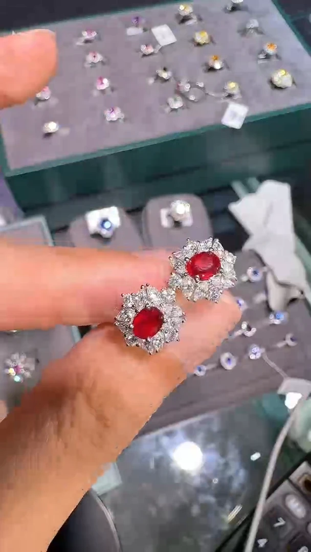 18K金镶嵌耳钉红宝石【闪购】1.09ct/展会同步价