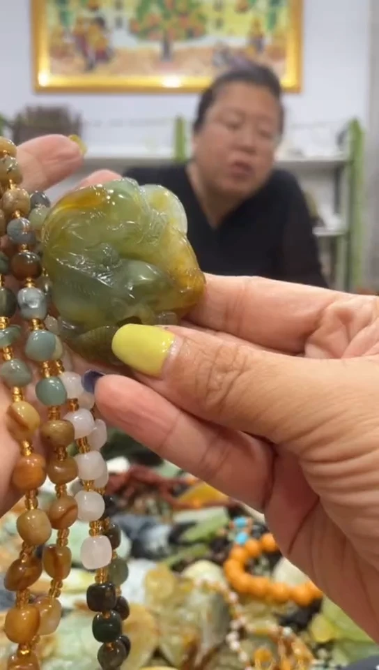 未镶嵌岫玉吊坠