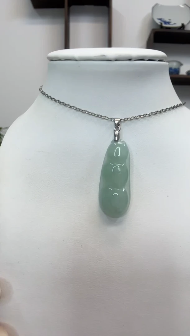 颈饰银S925镶嵌翡翠福豆赠合金链