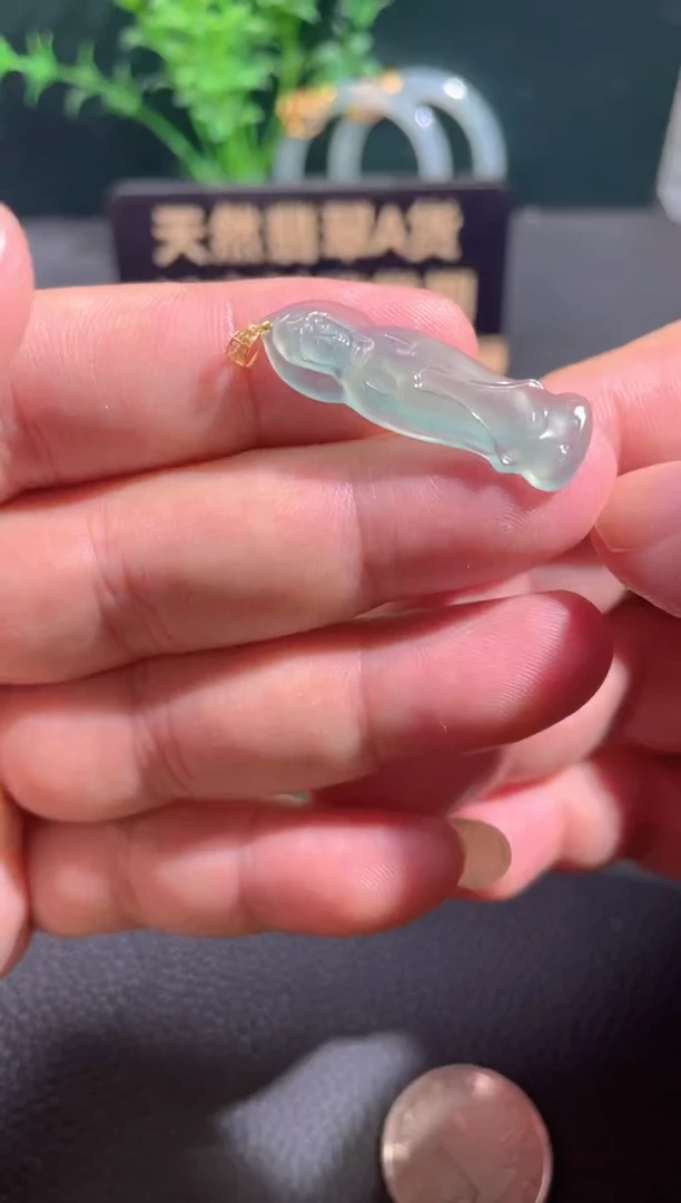 翡翠18K金镶嵌颈饰翡翠