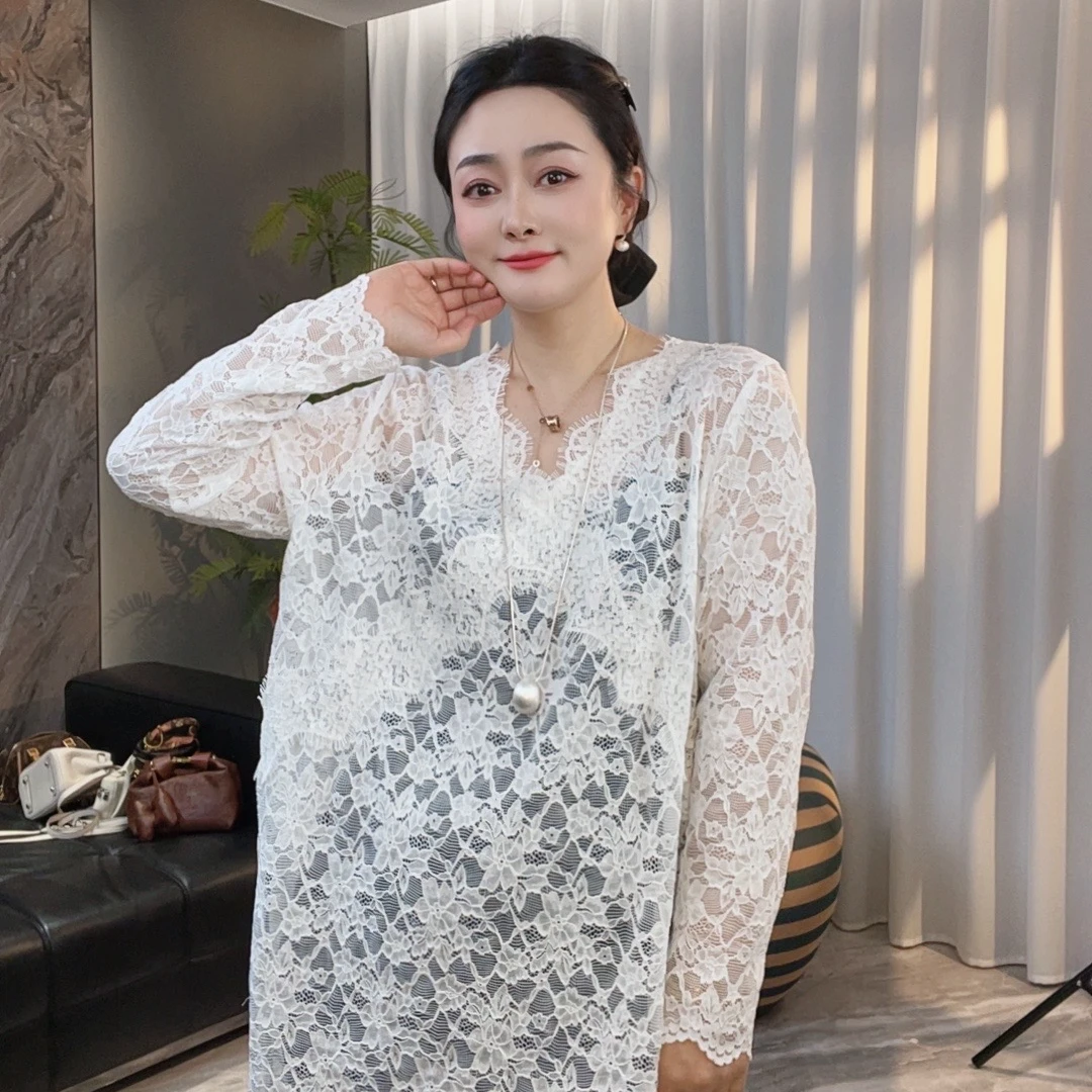 【冲姐】时尚V领复古蕾丝花边透视镂空宽松蕾丝衫女春夏百搭