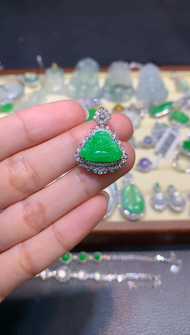 颈饰未镶嵌翡翠1