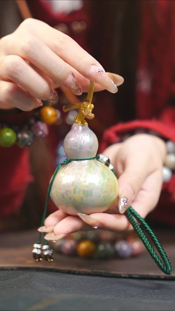 【闪购商品】WJ156漂漆精致小手捻{未开口}