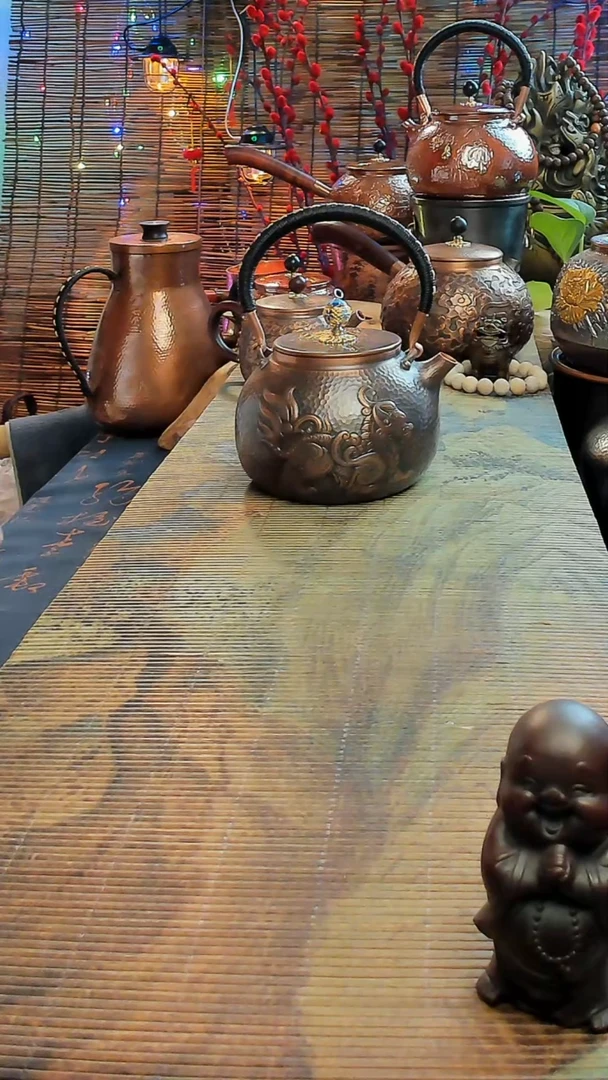 【闪购商品】手工浮雕錾刻貔貅紫铜壶