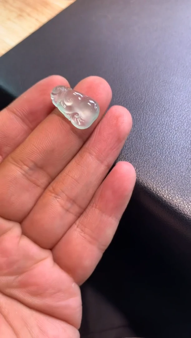 【闪购商品】翡翠颈饰未镶嵌如意