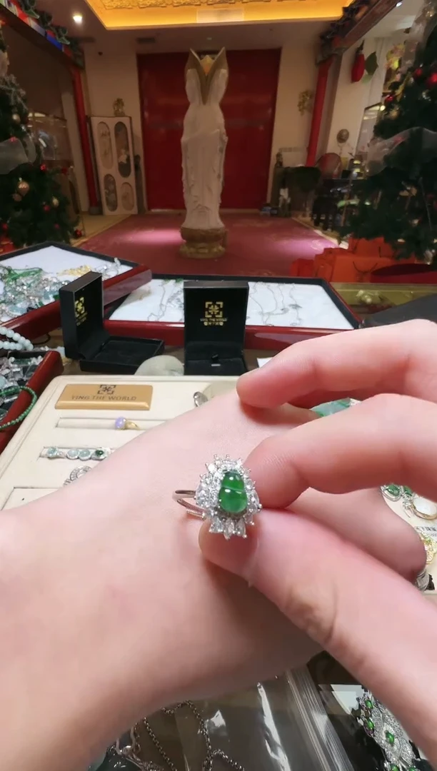 【闪购商品】翡翠吊坠(不含链)未镶嵌翡翠