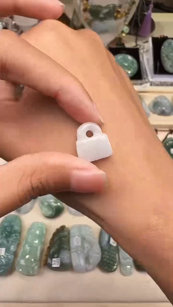 翡翠裸石天然缅甸A级翡翠