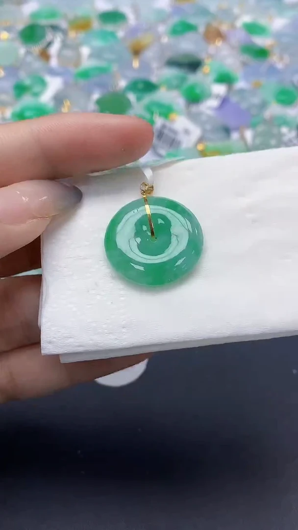 翡翠18K金镶嵌颈饰天然缅甸a货翡翠