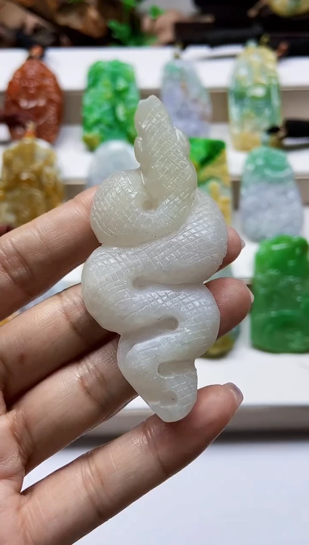 颈饰未镶嵌翡翠翡翠A货