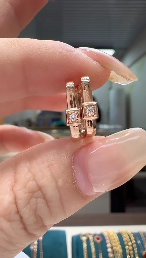 【闪购商品】钻石耳环18K金镶嵌镶钻方形耳环K红