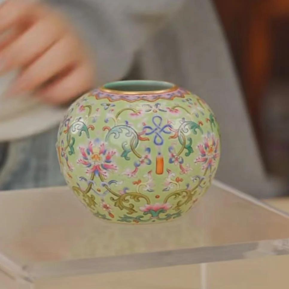 国呈拍卖古董瓷器