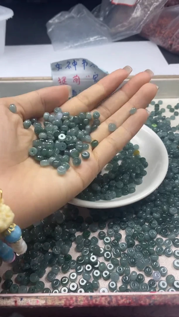 【闪购商品】翡翠颈饰未镶嵌w2715翡翠蓝水算盘5*3mm*30颗
