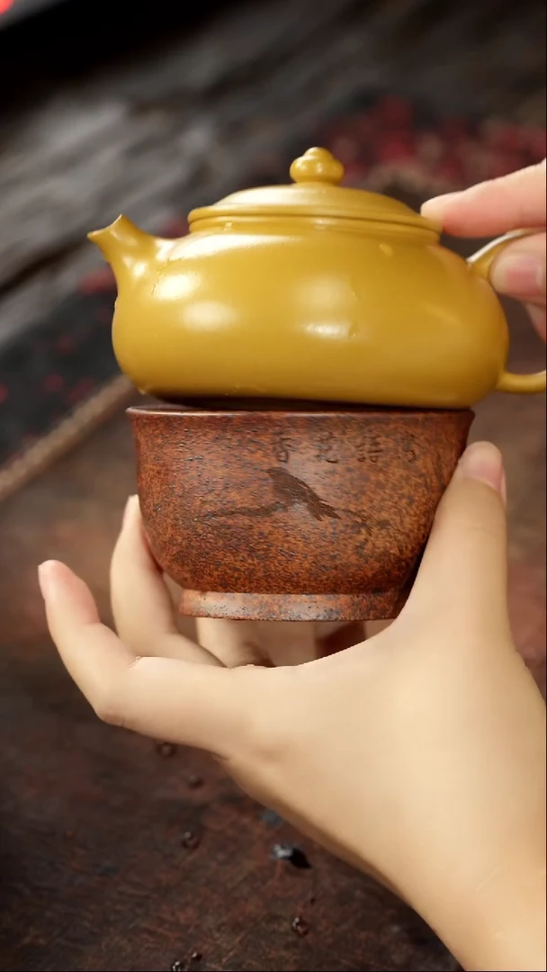 茶杯紫砂非遗茶器-黄金寒江壶（半手）