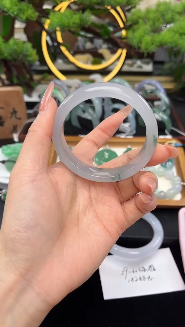 未镶嵌手镯翡翠手镯