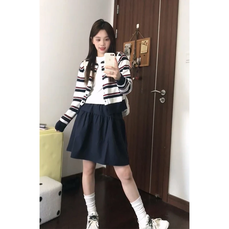 2025秋季新款韩系穿搭长袖条纹针织开衫设计感高腰显瘦A字半身裙