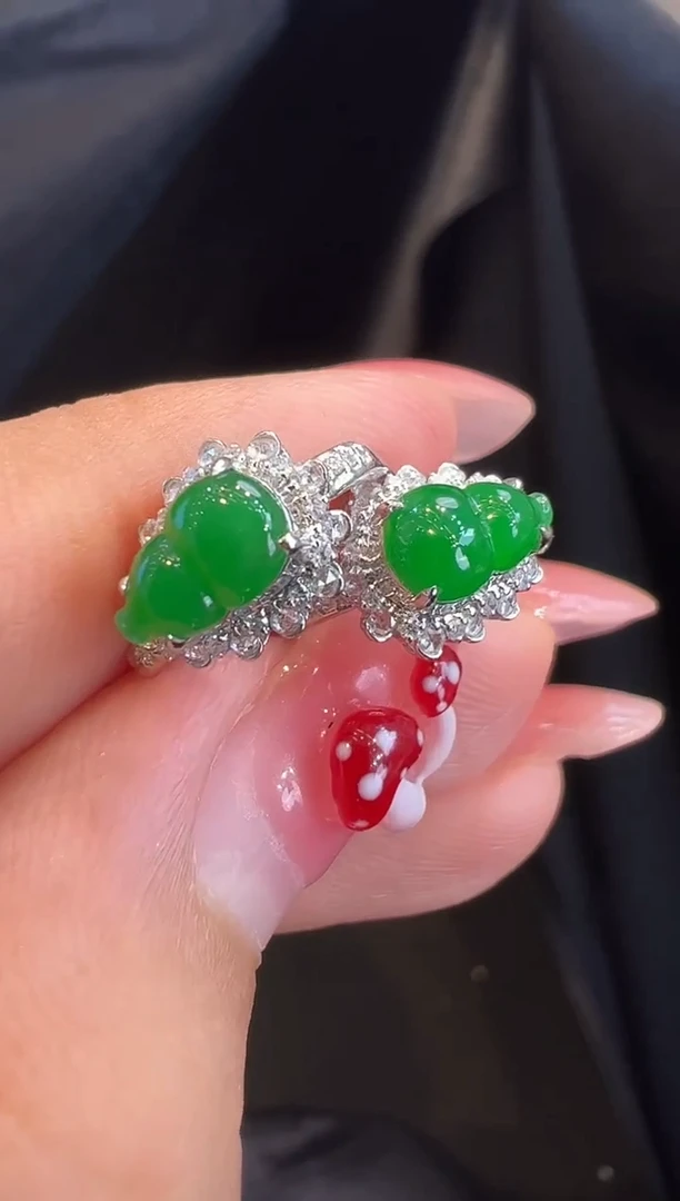 翡翠18K金镶嵌耳饰耳饰