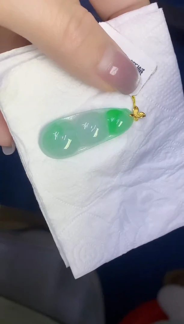 颈饰18K金镶嵌翡翠缅甸天然翡翠A货