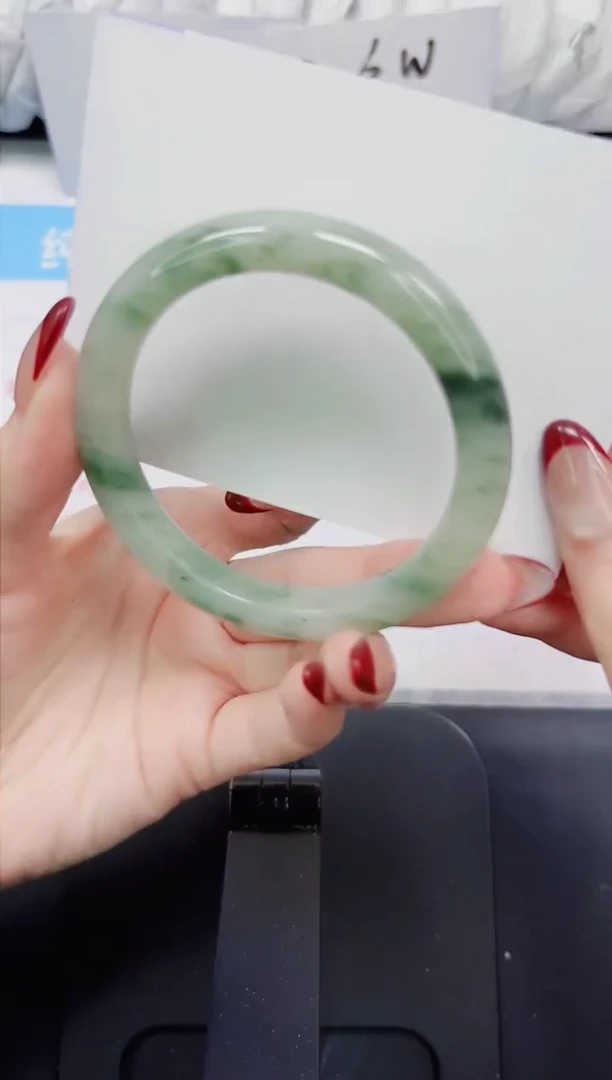 【闪购商品】石英质玉手镯未镶嵌178